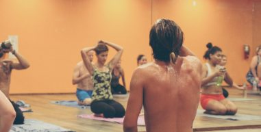 Quer praticar um esporte mas não tem disponibilidade de tempo? Conheça o Yoga